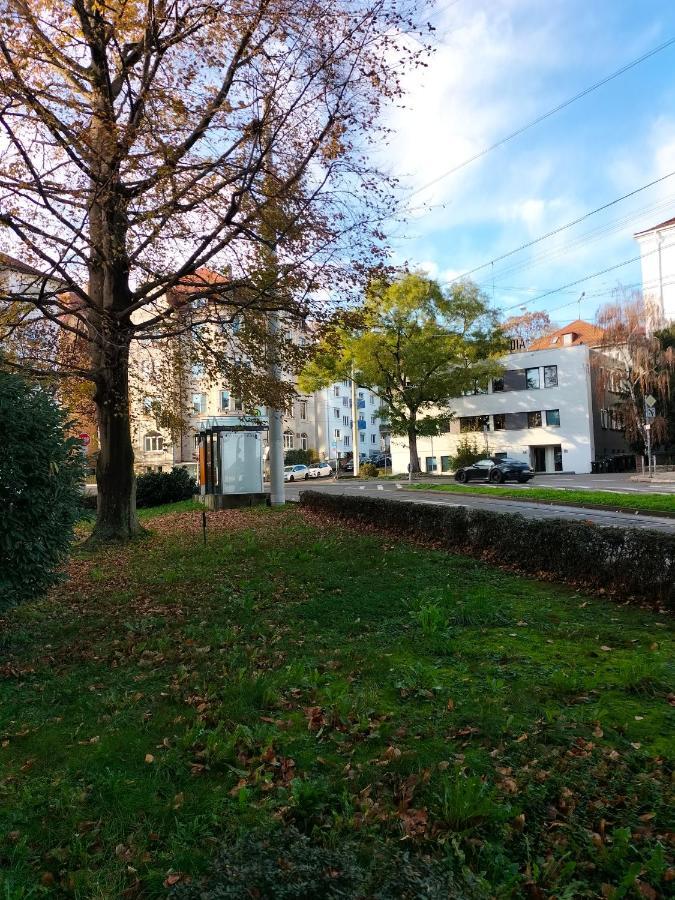 Апартаменты Stuttgart Holiday 02 Экстерьер фото